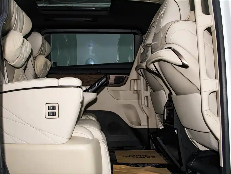 Toyota Vellfire 2024 — фото 28