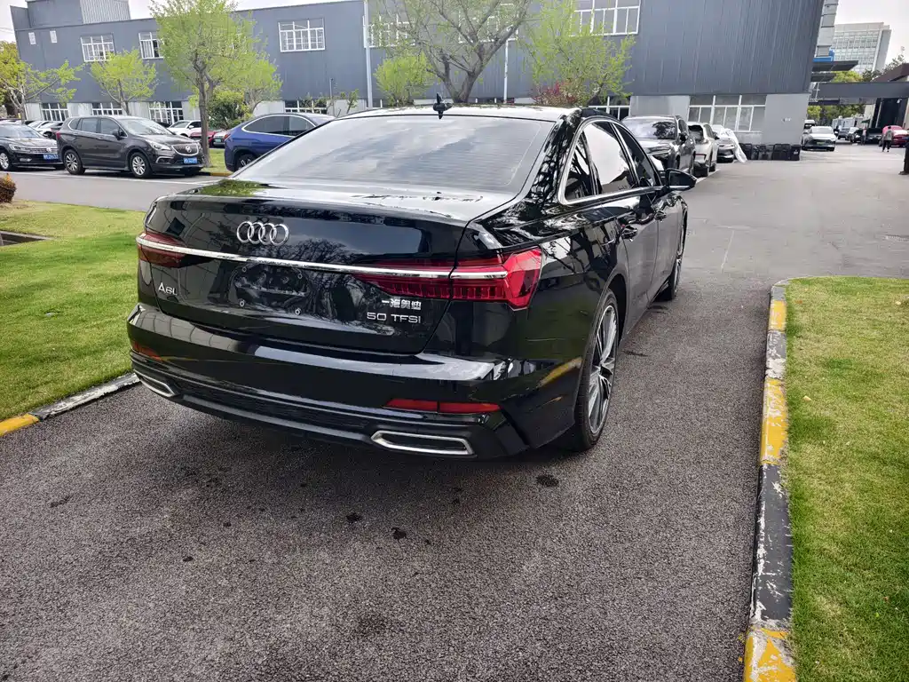 Audi A6L 2022