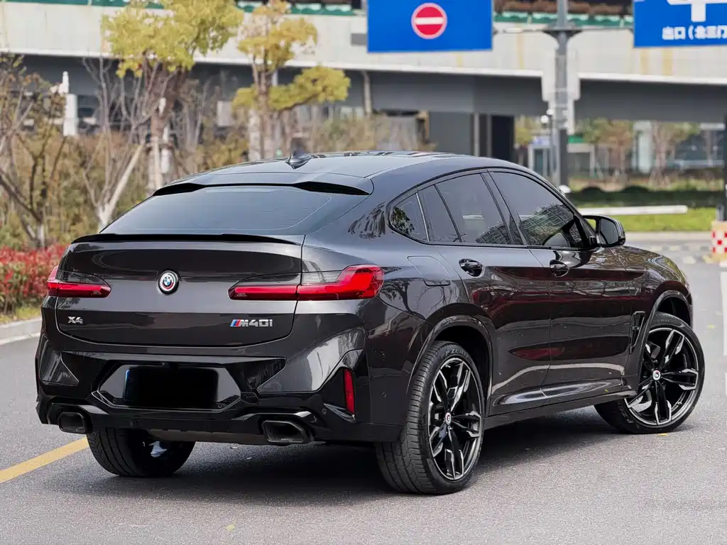 BMW X4 M40i 2023 — фото 13