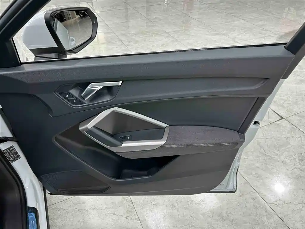 Audi Q3 2022 — фото 12