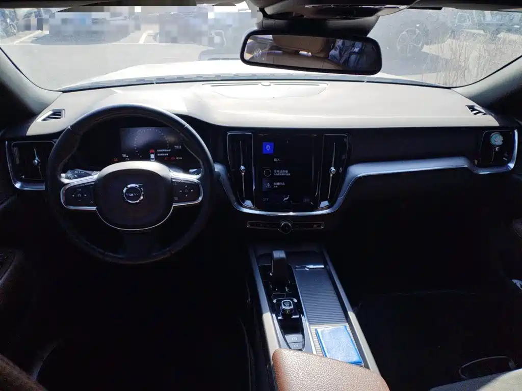 Volvo S60 2021 — фото 13