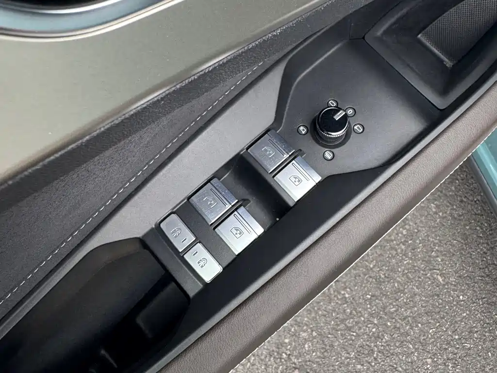 Audi Q5 e-tron 2023 — фото 18