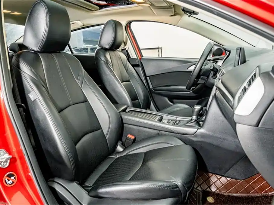 Mazda 3 Axela 2017 — фото 19