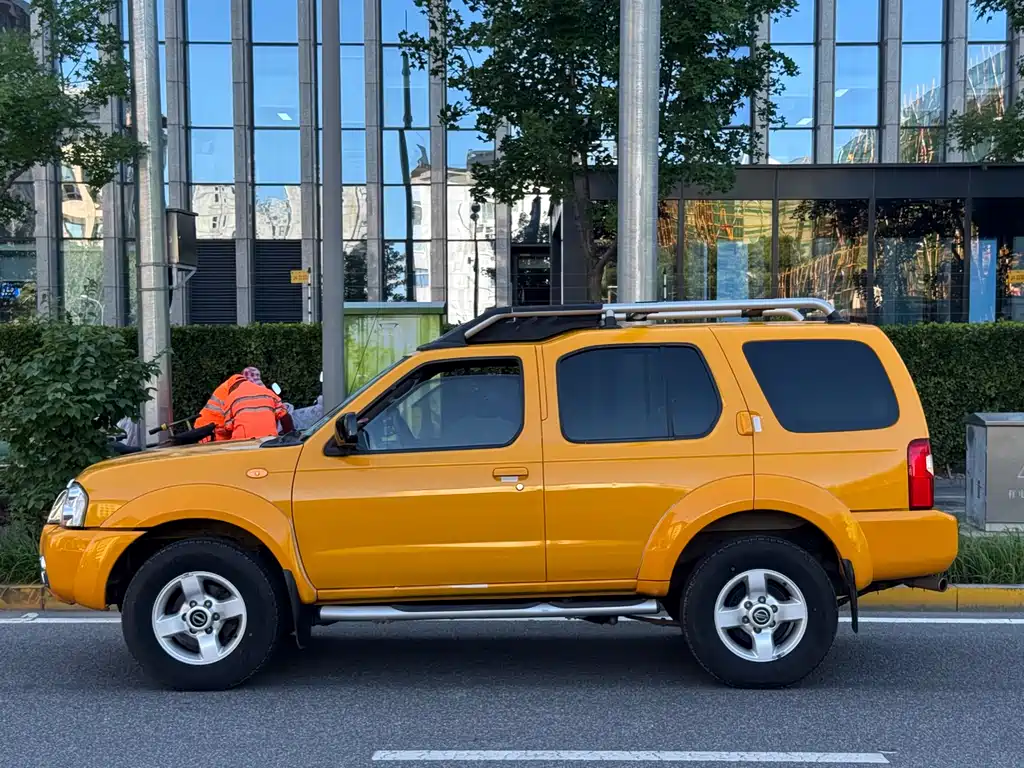 Nissan Paladin 2014 — фото 3