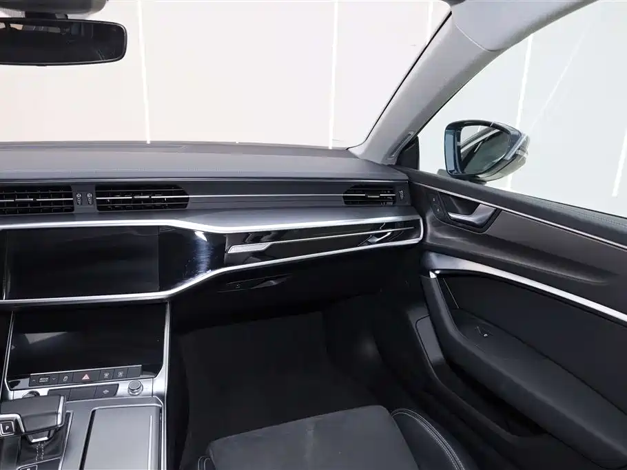 Audi A7L 2024 — фото 13