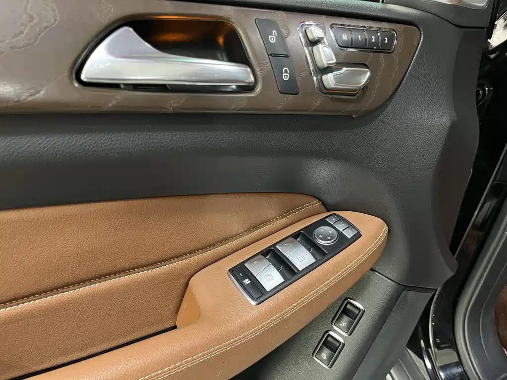 Mercedes-Benz GLS 2016 — фото 14