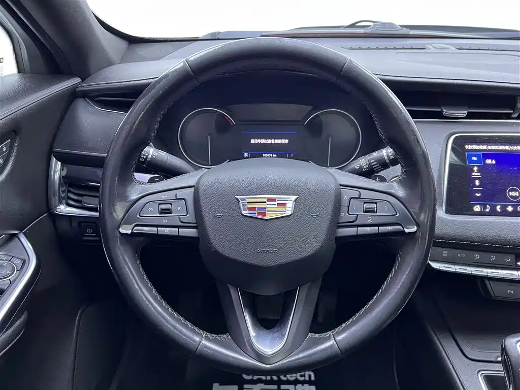 Cadillac XT4 2019 — фото 15