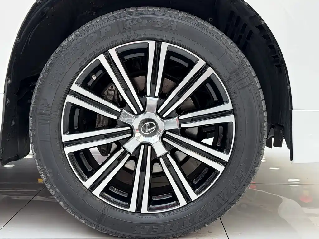 Lexus LX 2020 — фото 16