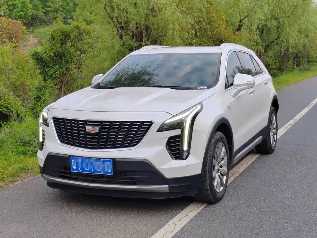 Cadillac XT4 2022 — фото 2