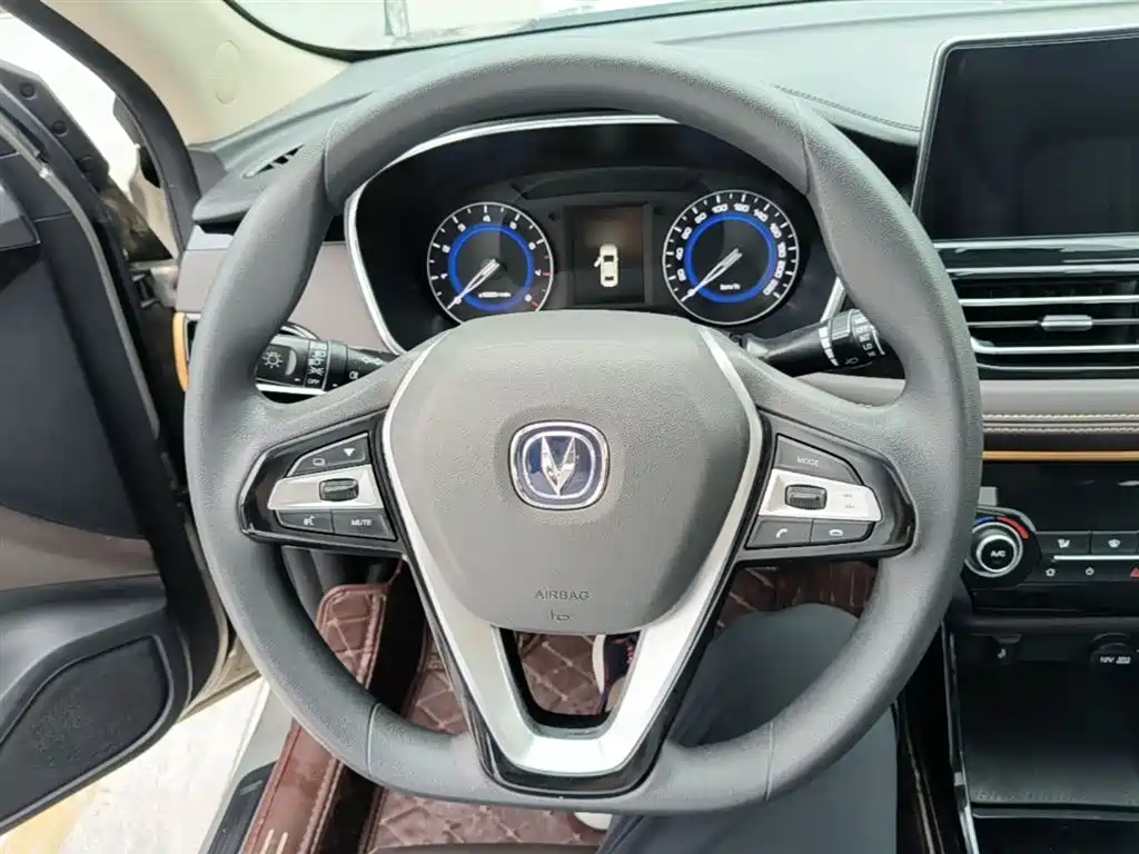 Changan Eado DT 2018 — фото 11
