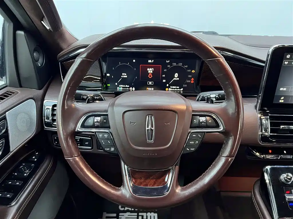 Lincoln Navigator 2021 — фото 15
