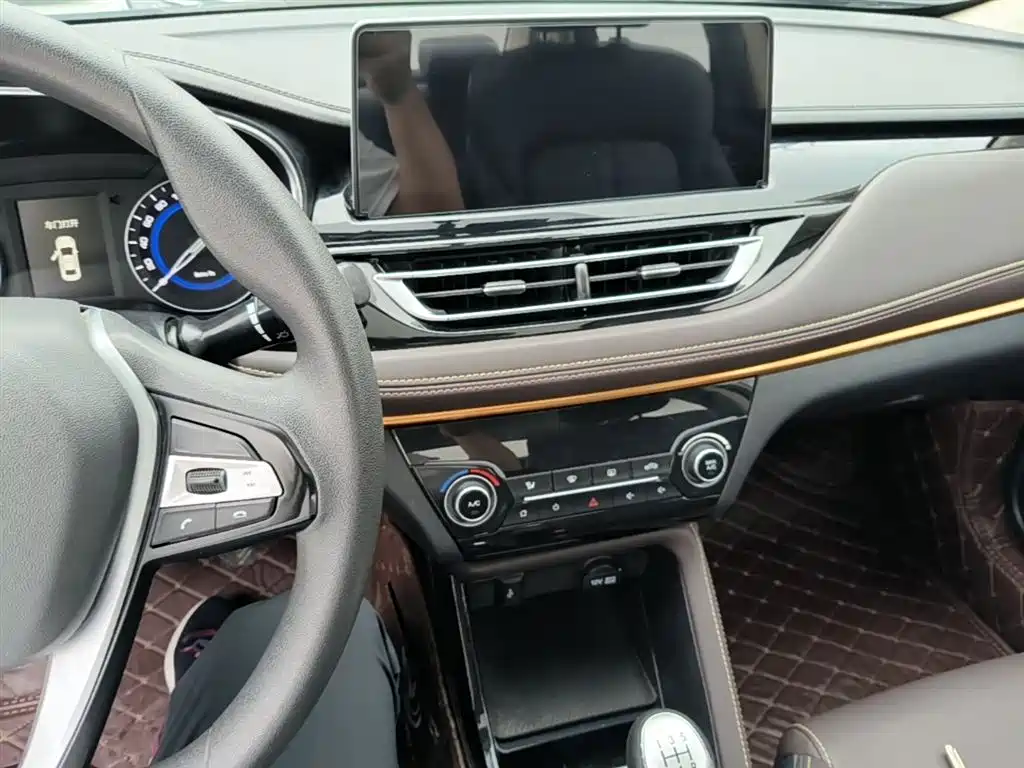 Changan Eado DT 2018 — фото 10