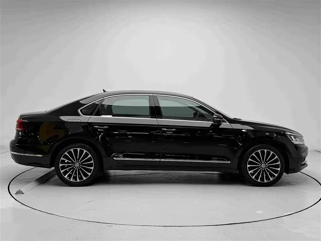 Volkswagen Passat 2016 — фото 19