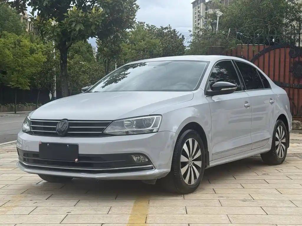 Volkswagen Sagitar 2018