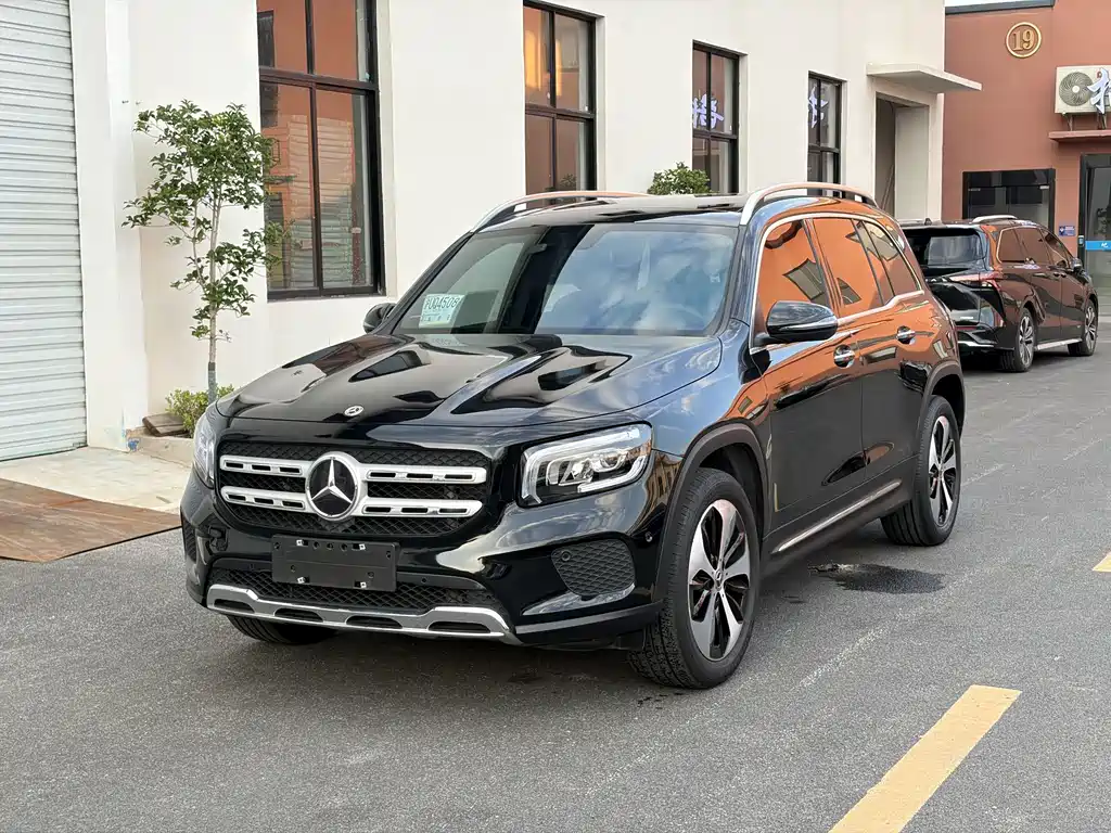 Mercedes-Benz GLB 2023