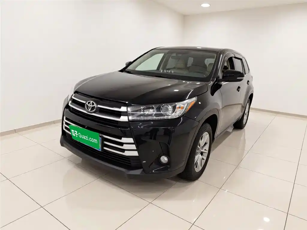 Toyota Highlander 2020 — фото 1