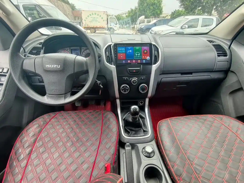 Isuzu D-MAX 2017 — фото 6