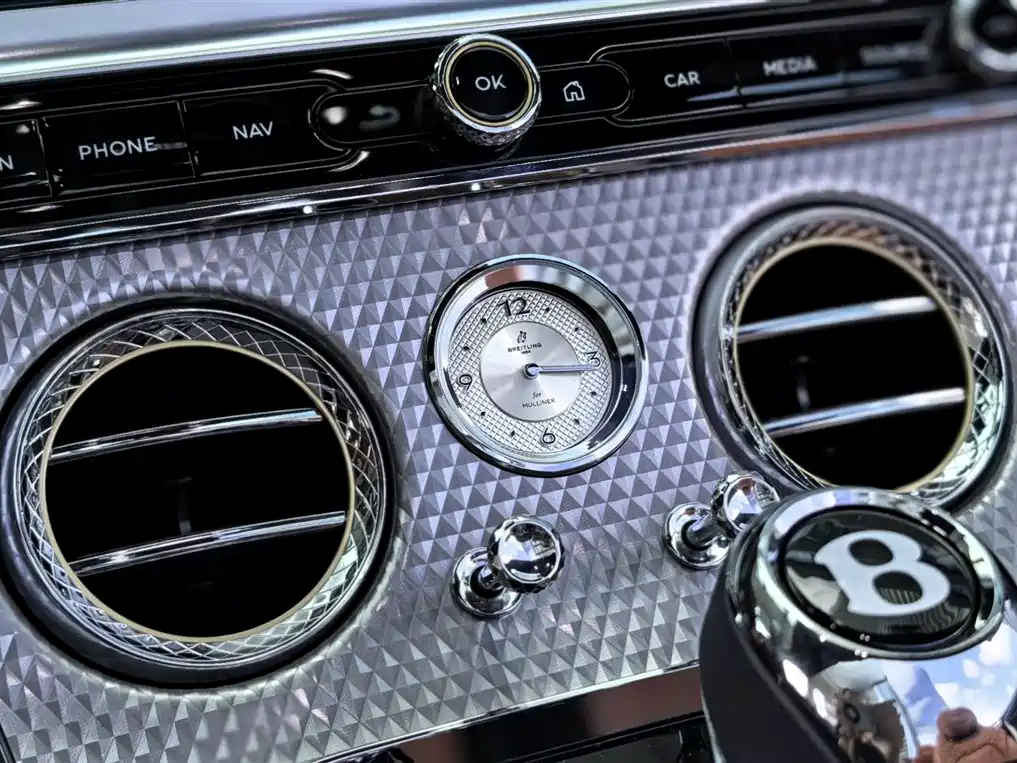 Bentley Continental 2022 — фото 12
