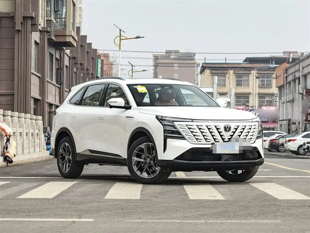 Changan CS75PLUS 2025 — фото 3