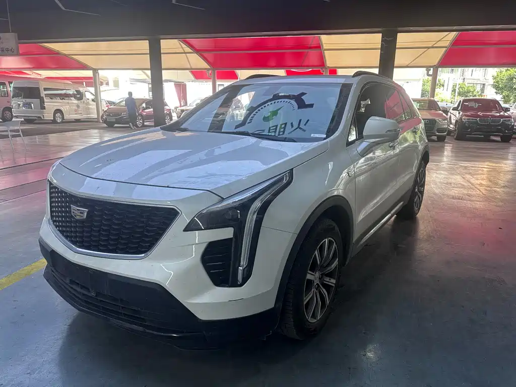 Cadillac XT4 2019 — фото 1