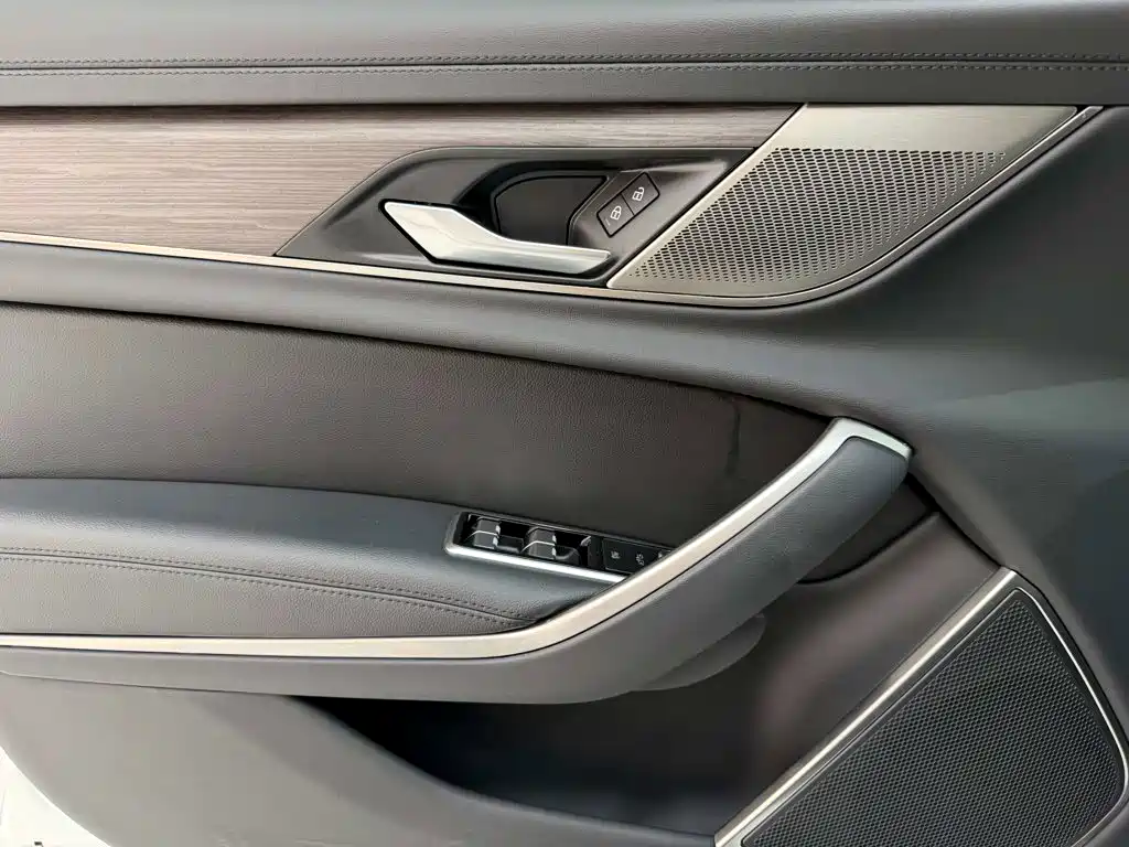 Jaguar XFL 2023 — фото 16