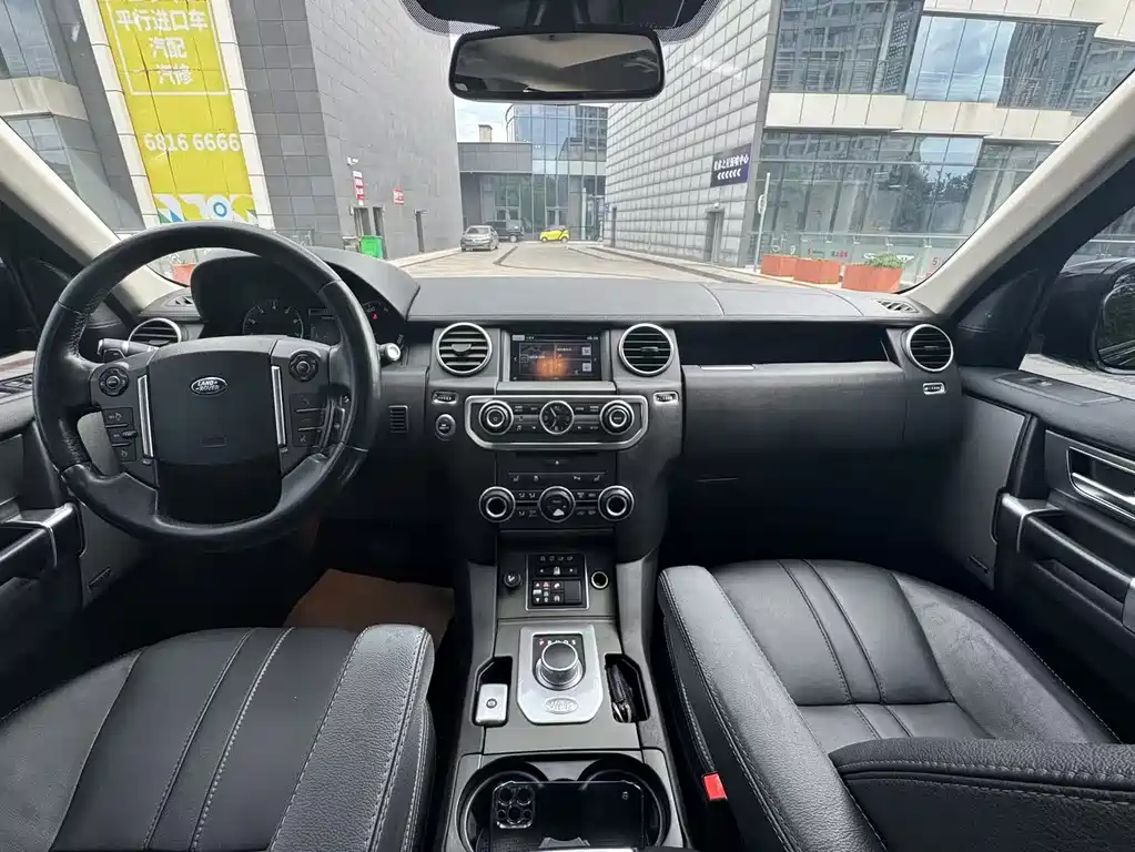 Land Rover Discovery 2016 — фото 12