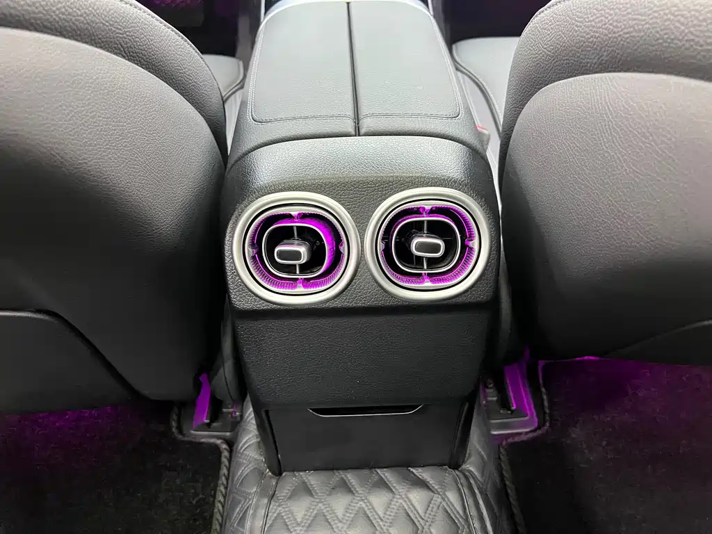 Mercedes-Benz C-Class 2025 — фото 20