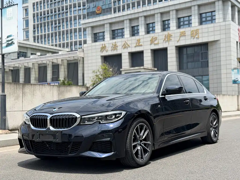 BMW 3 Series 2021