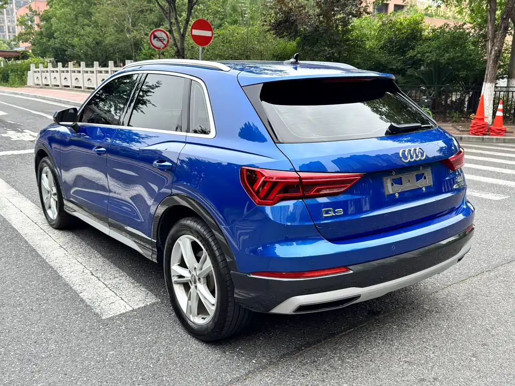 Audi Q3 2019 — фото 6