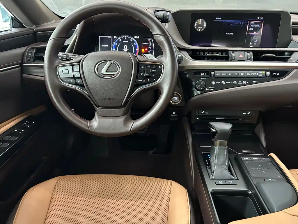 Lexus ES 2018 — фото 30