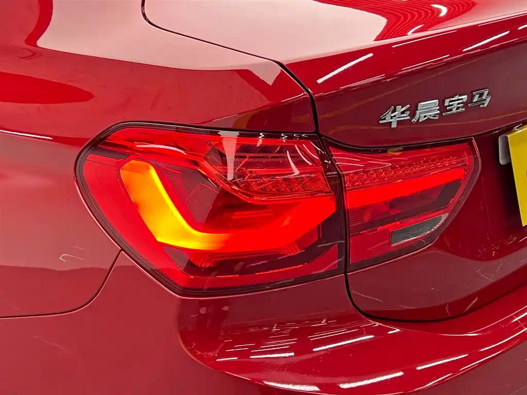BMW 1 Series 2020 — фото 10