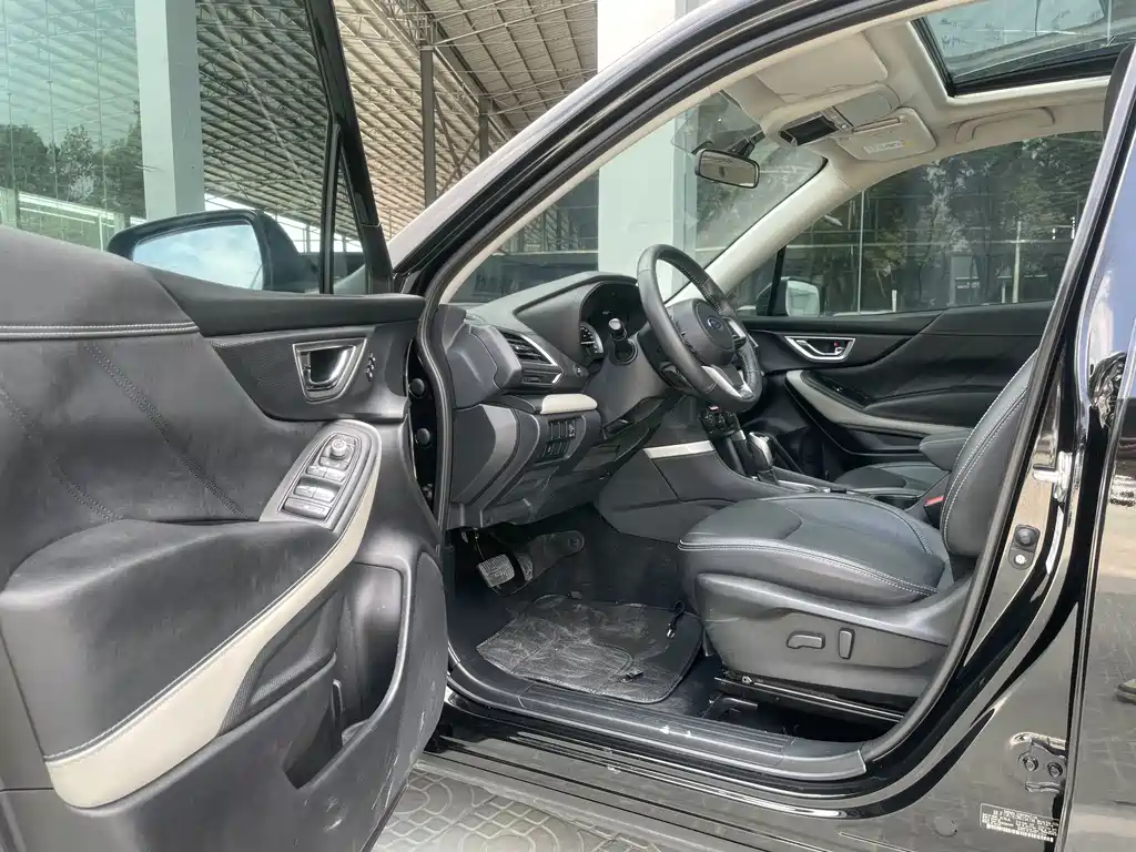 Subaru Forester 2022 — фото 17