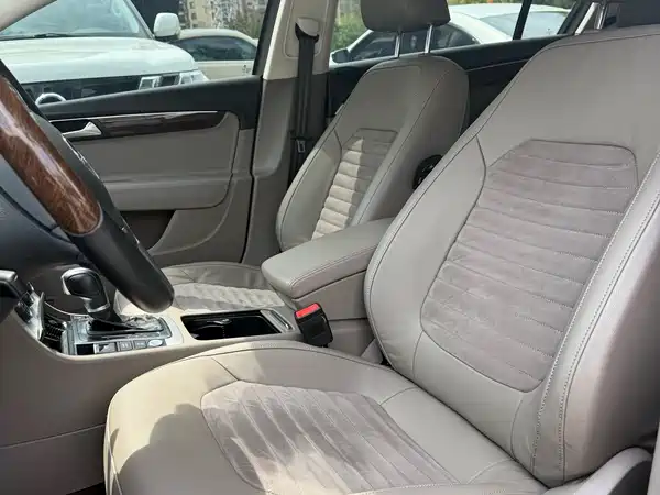 Volkswagen Magotan 2015