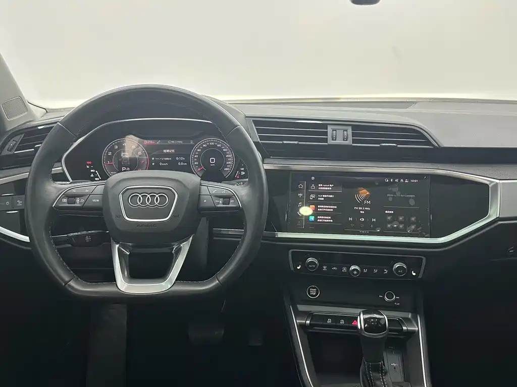 Audi Q3 2023 — фото 10