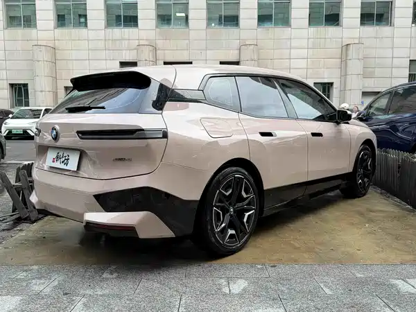 BMW iX 2022