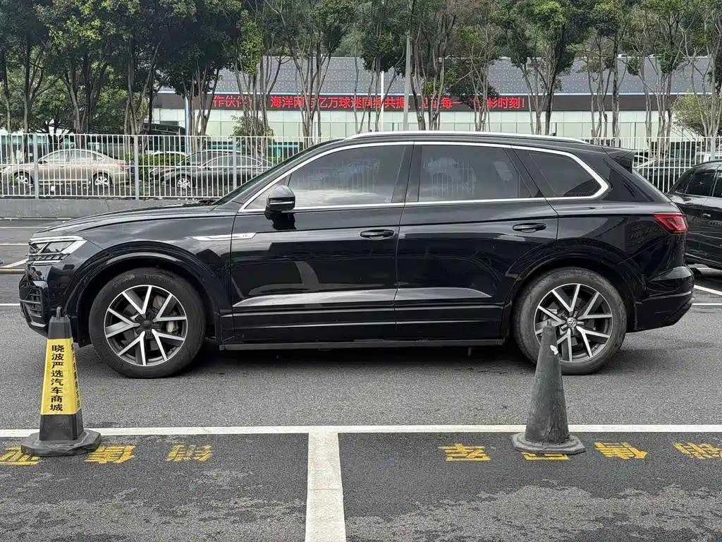 Volkswagen Touareg 2020 — фото 3