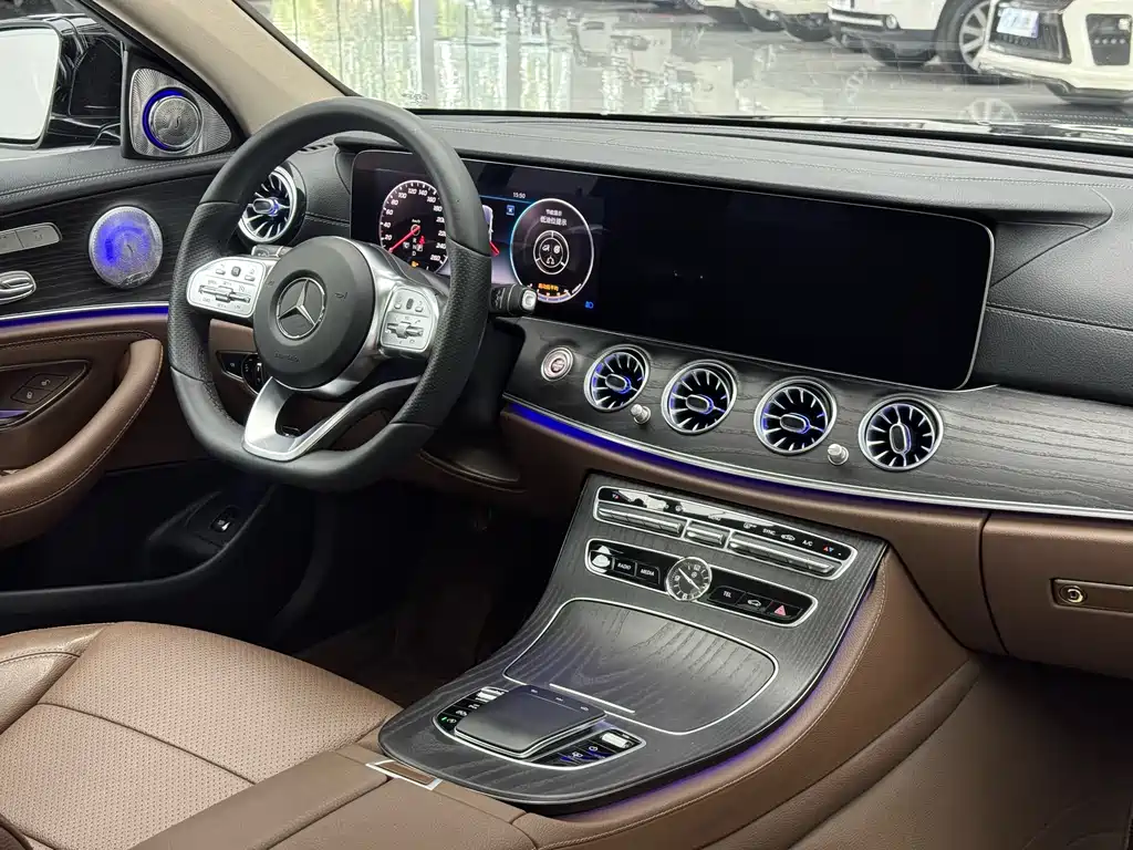 Mercedes-Benz E-Class 2020 — фото 24