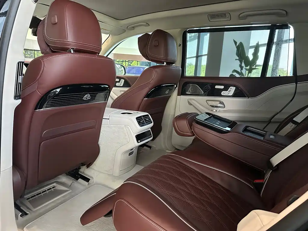 Mercedes-Benz GLS — фото 9