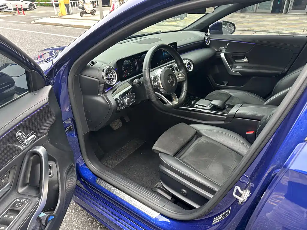 Mercedes-Benz A-Class 2021 — фото 2