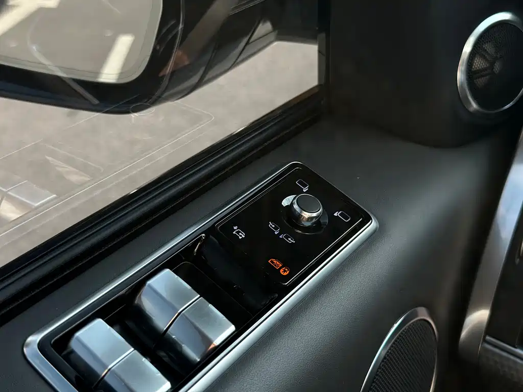 Land Rover Sport 2020 — фото 11