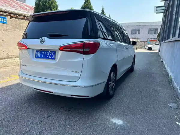Buick GL8 2017