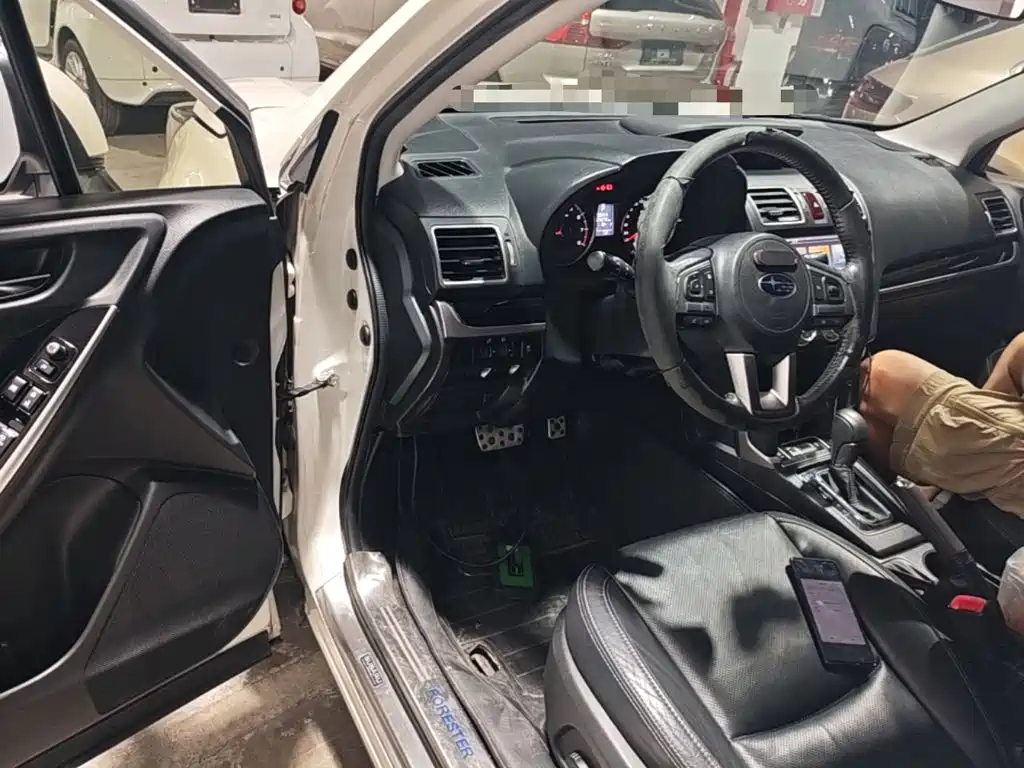 Subaru Forester 2016 — фото 16