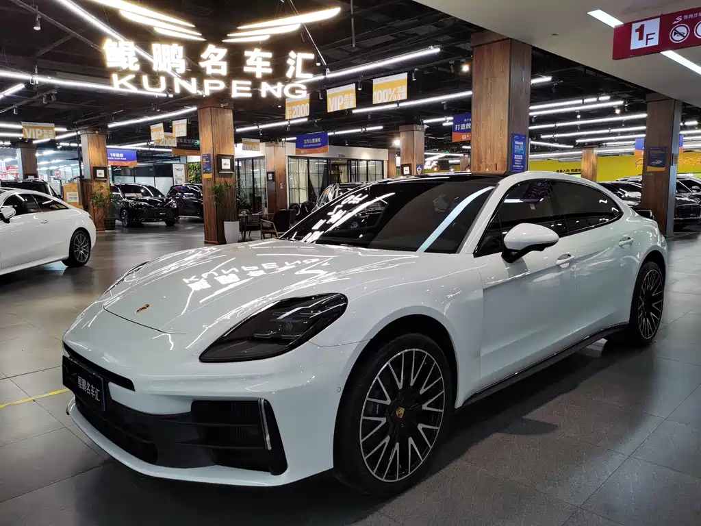 Porsche Panamera 2025 — фото 1
