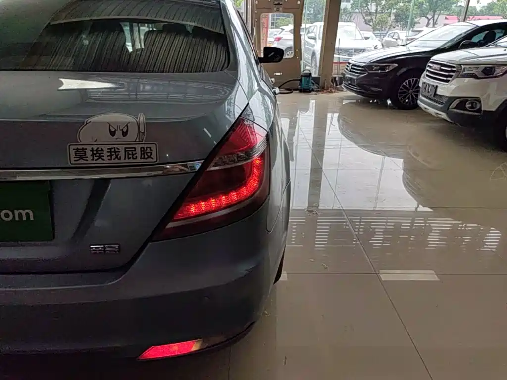 Geely Emgrand 2015 — фото 8