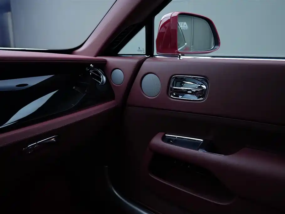 Rolls-Royce Wraith 2017 — фото 26