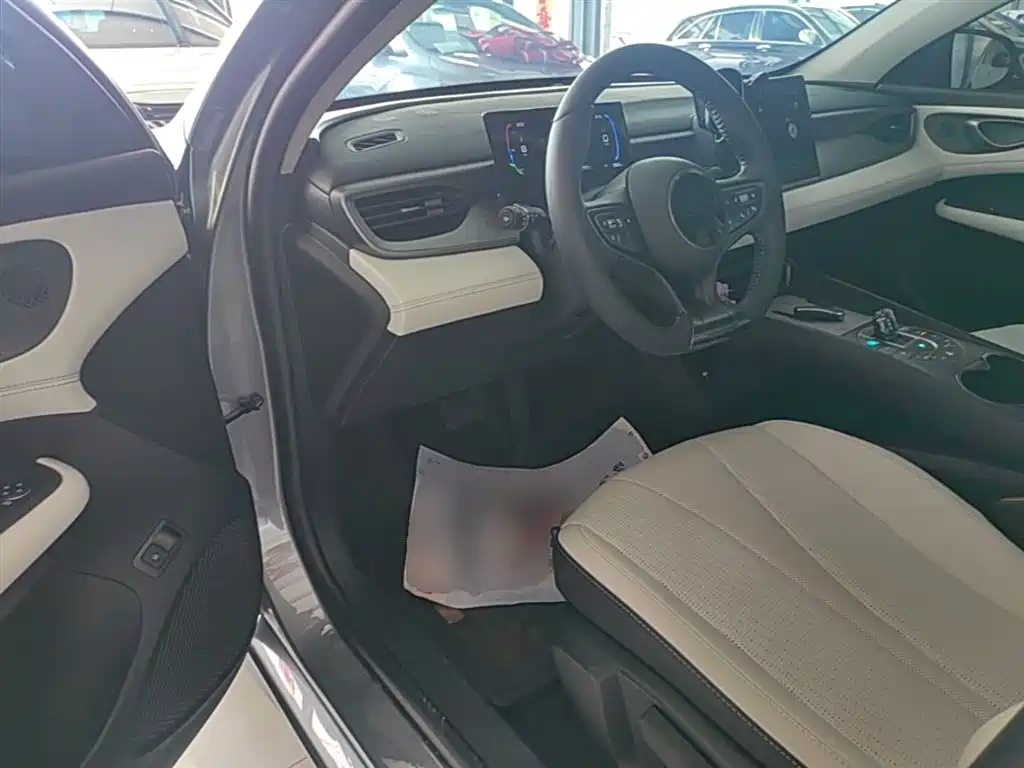 BYD Seal 05 DM-i 2025 — фото 16