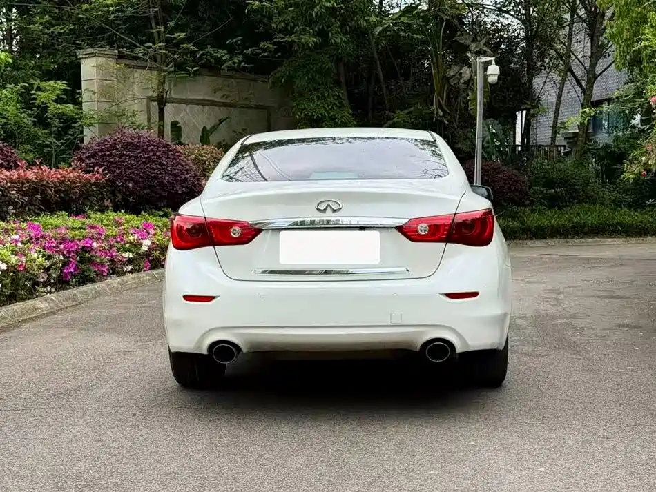 Infiniti Q50L 2017 — фото 8