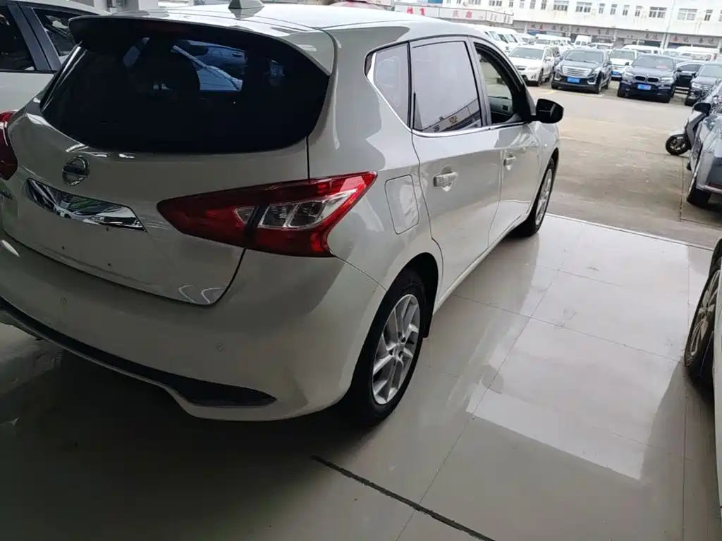 Nissan Tiida 2020 — фото 8