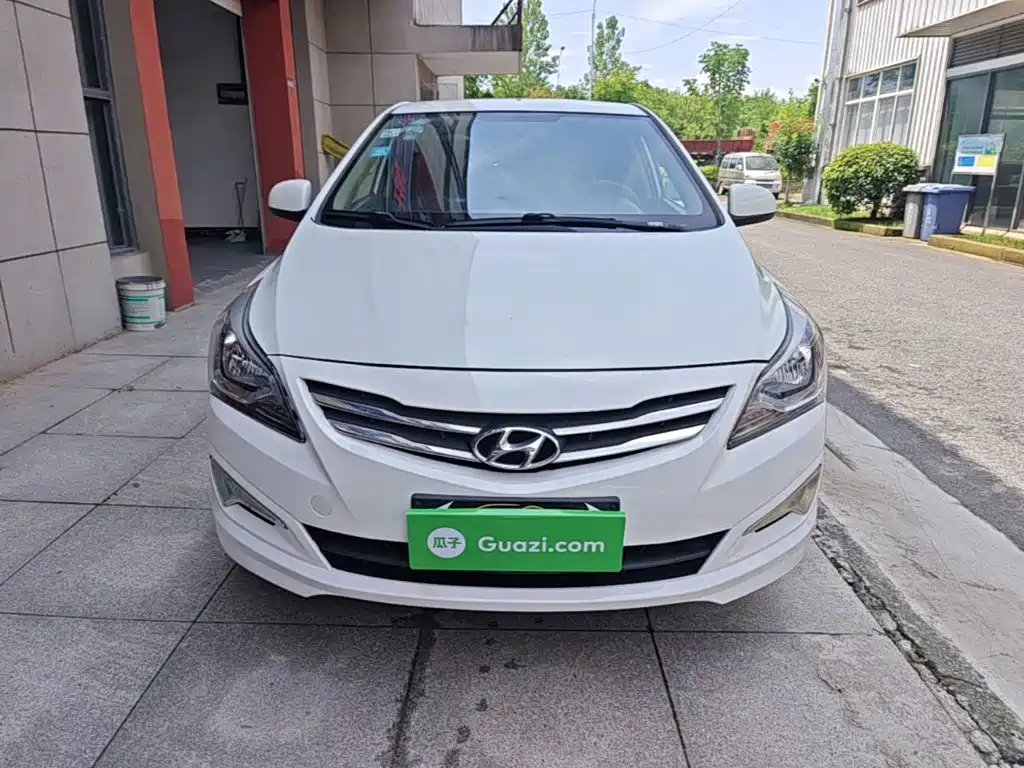 Hyundai Verna 2015
