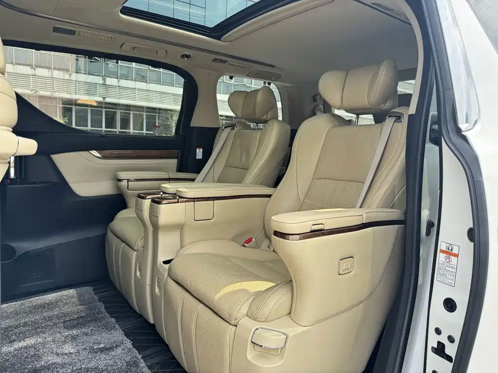 Toyota Alphard 2016 — фото 15